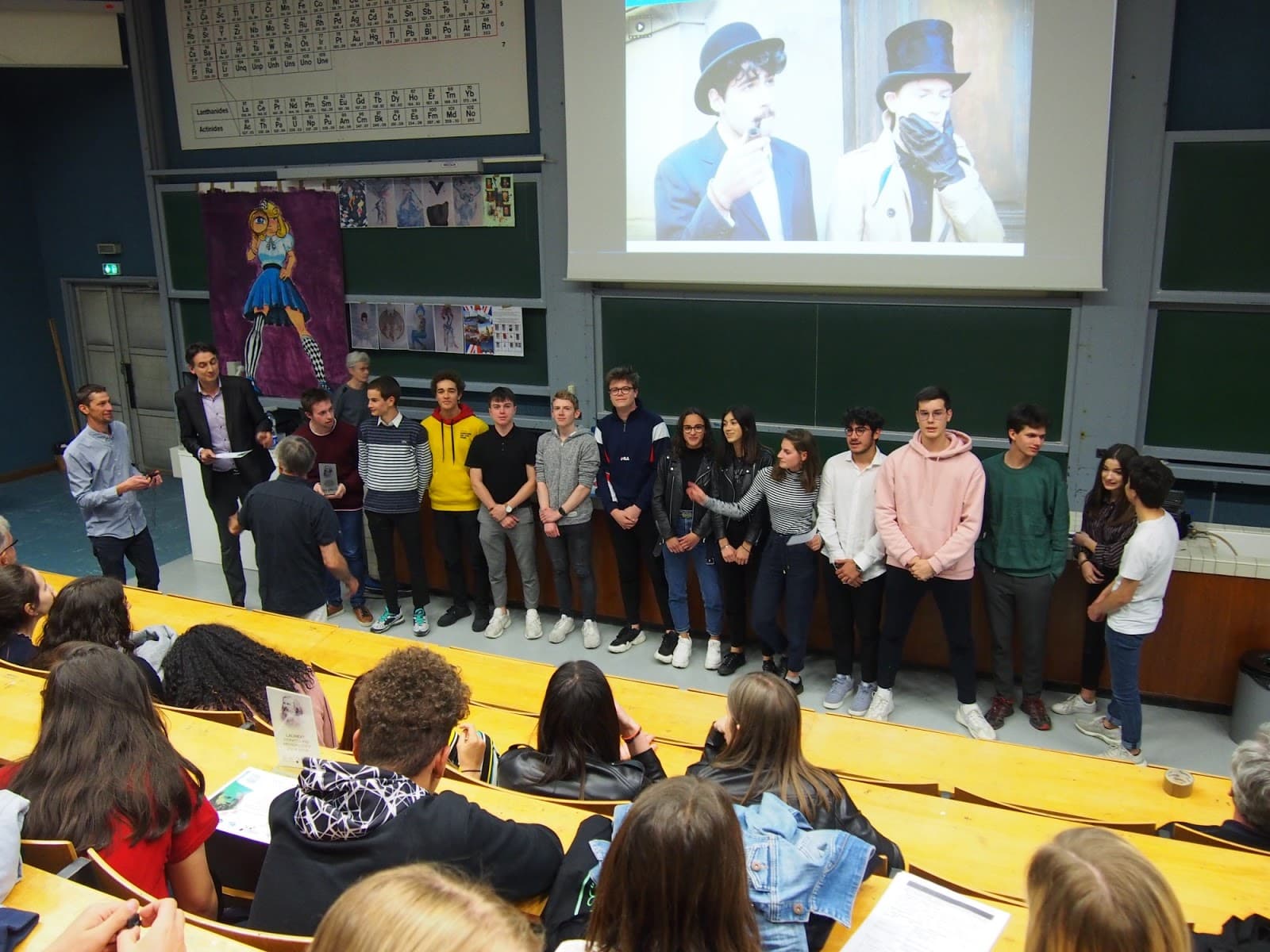 Sherlock Holmes à la rescousse des jeunes physiciens du Gymnase !